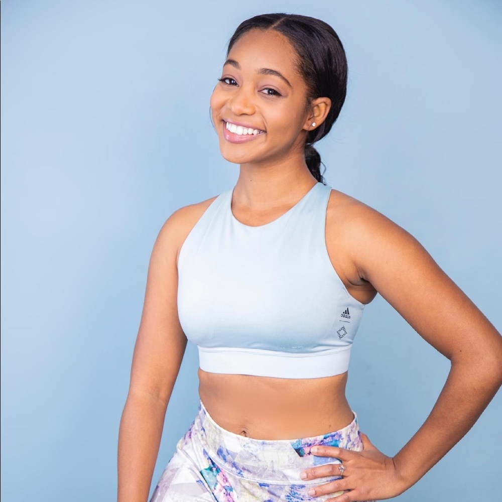 Meet your Posher, Myia